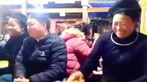 Hai ông cháu hát bài cọi đối đáp mừng cho thầy mo sống trăm tuổi rất hay