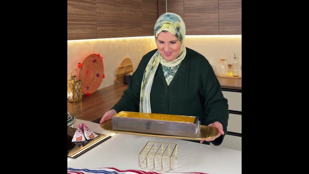 اليوم التامن من رمضان طورطة او  تحلية الطبقات بالموز من اروع ماممكن تجربي لذييييذة خطيييرة ...