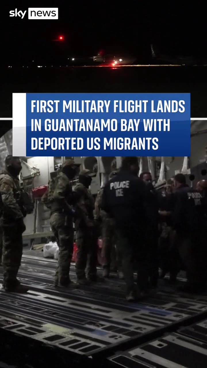 Flight lands in Guantanamo Bay with migrants