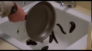 Slugs (1988) - Pan vs. Slugs