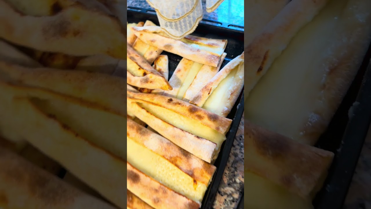 Urfa yöresine ait pendirli pide😋 #urfa #pideayuda #yemektarifleri