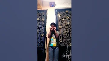 واقف على القمه ومعايا مكالمه انا خدت الصدمه ودعكت عيوني 