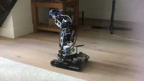 Lego mobile robotic arm V1