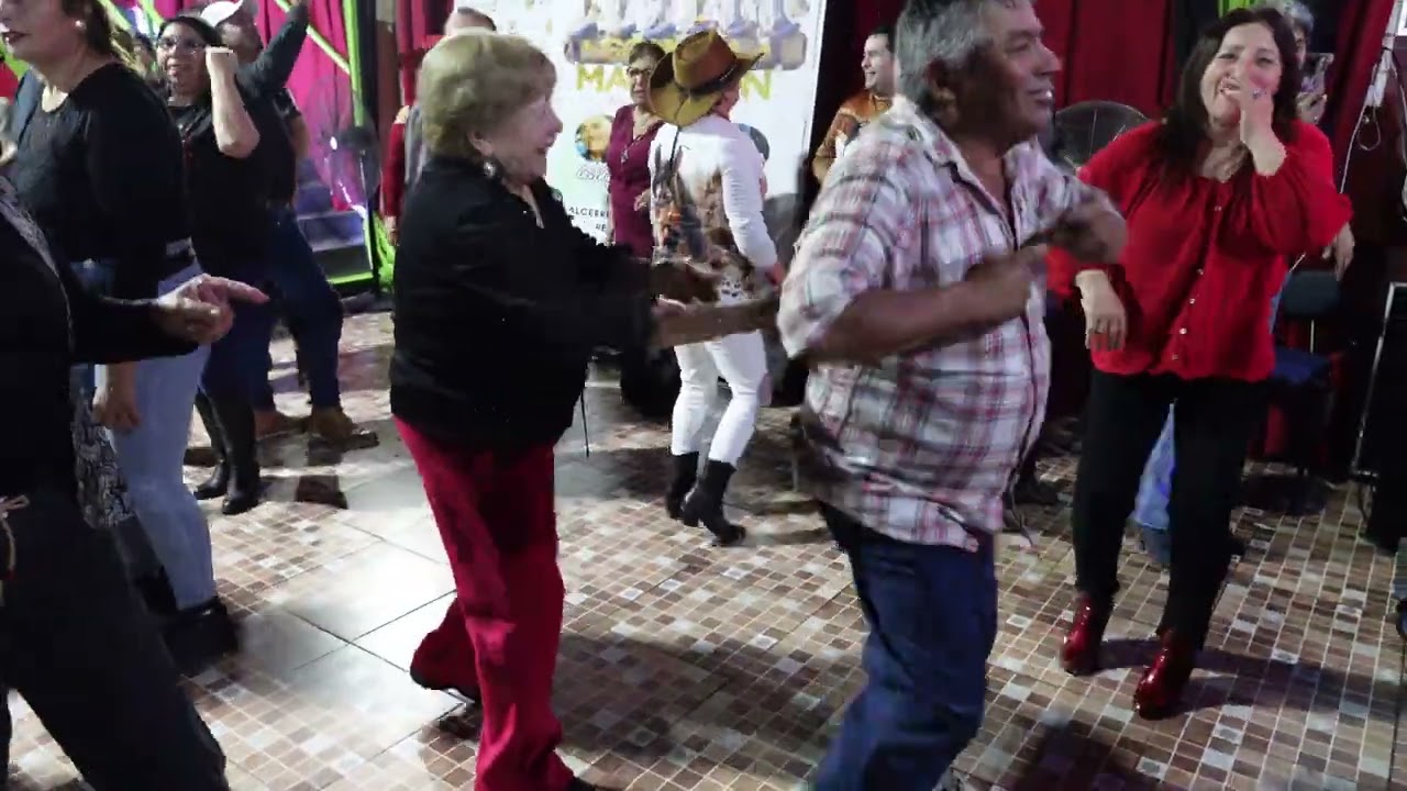 Los Baila Pariente en Vivo en la Caleta 2
