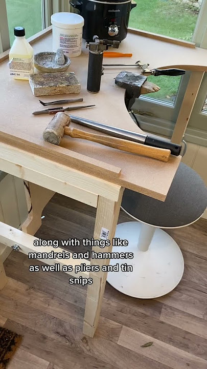 Making things in December #3: Assembling a Jeweler's Bench and