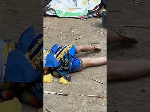 Jeritan kerasukan indang