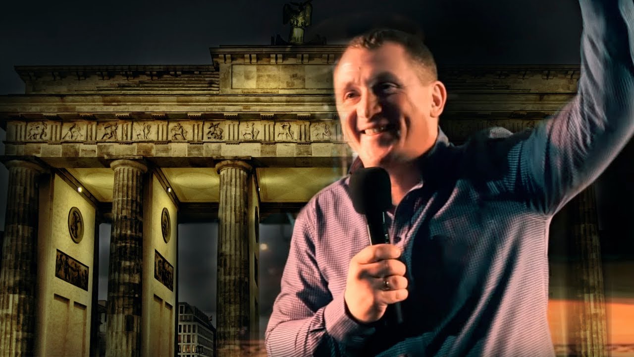 дом дыра в техасе. дом жизни видео. дом розового цвета. дом жизни видео. самые странные здания в техасе.