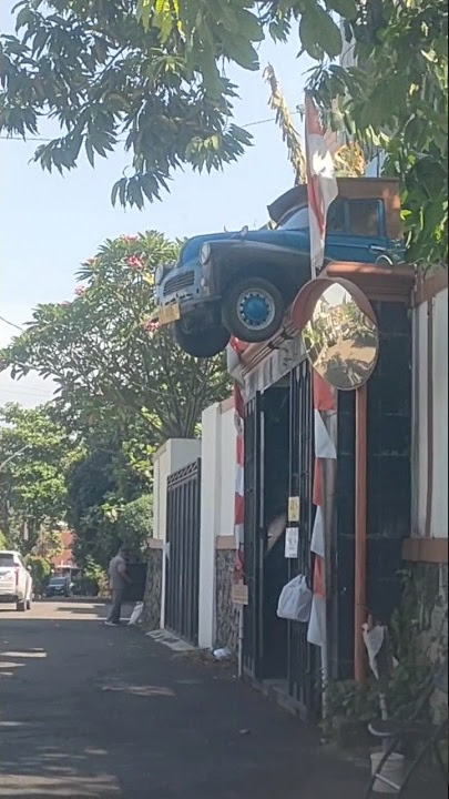 Depan rumah si doel anak sekolahan