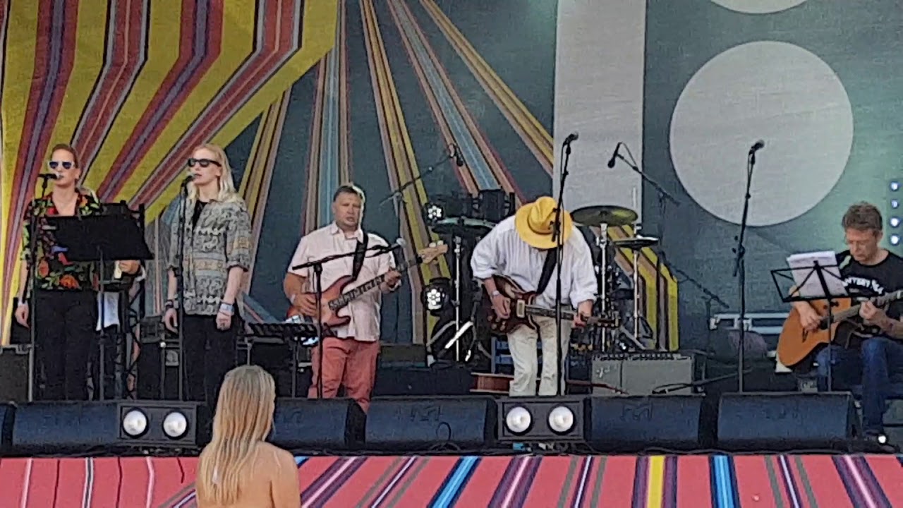 Leiki ja Keila - Läbi päeva ja öö (Peeter Kopvillem)