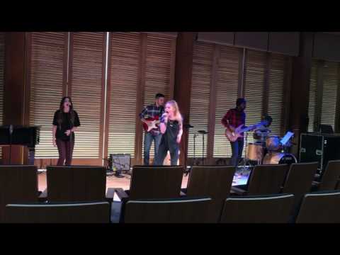 samantha-shaffer-"in-jesus'-name"--darlene-zschech-live-(artist-presentation)