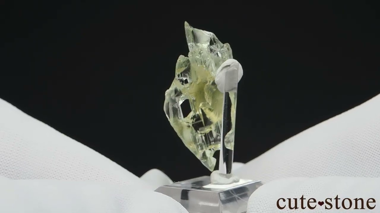 ブラジル Catuji産 ヘリオドール（エッチング）の原石 No.6 - cute stone -
