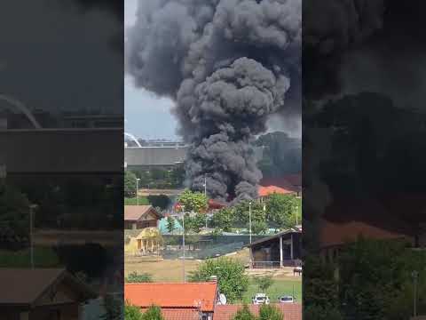 Video Lainate, incendio a L'Agricola