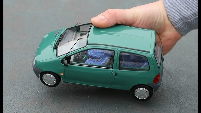 🔑 TUTO 7 : Retirer les ENJOLIVEURS de la Twingo Solido 1/18 