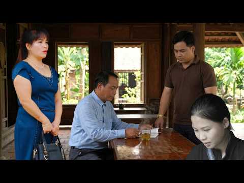 "Hung's father said, 'You'll regret this!'" But he still chose Tieu Ca over the CEO position.