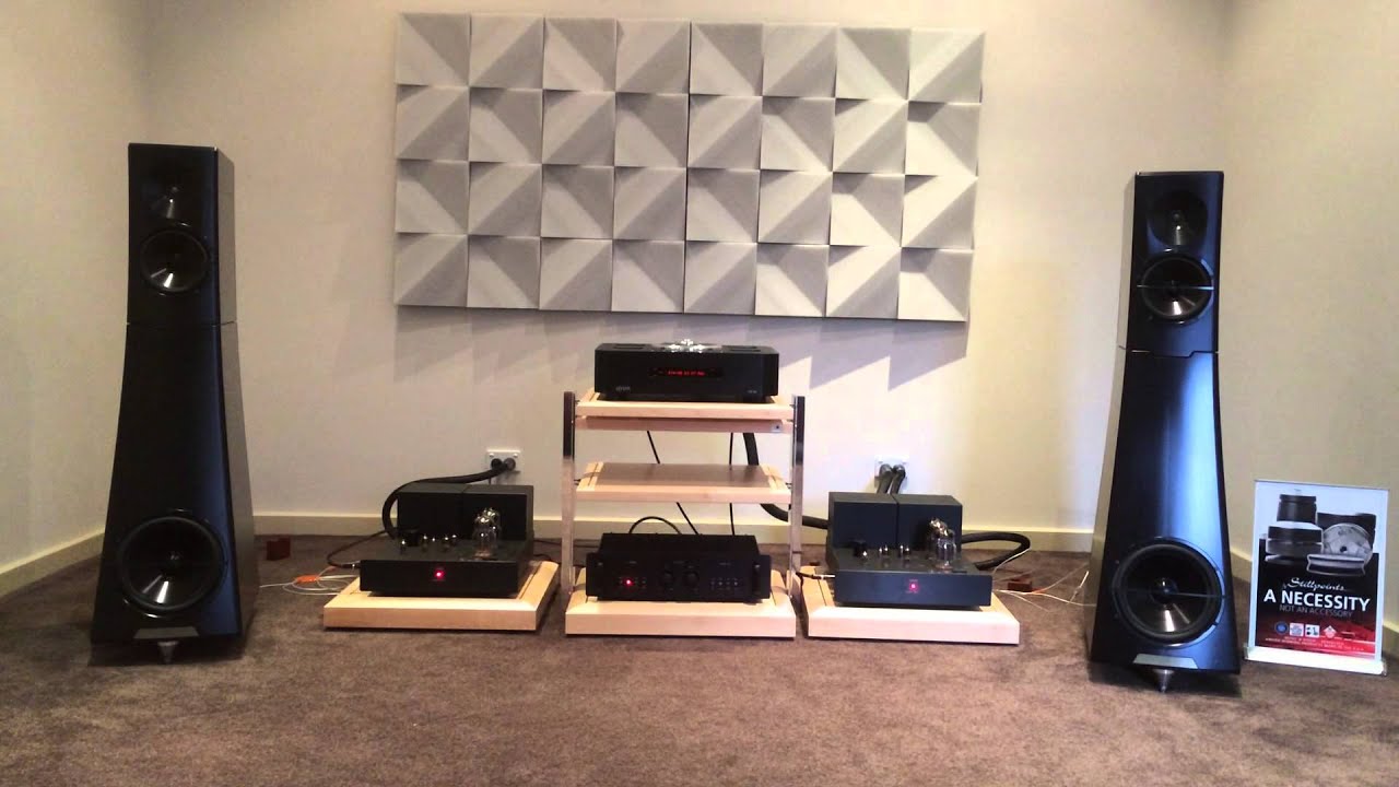 YG Acoustics Hailey Lamm ML2.2 LL2.1 AYON CD3sx Crystal Cable at Absolute Hi End