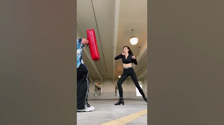 I actually hit my dad on this attempt😳 Woops #model #tallgirl #rachelpizzolato #martialarts #shorts