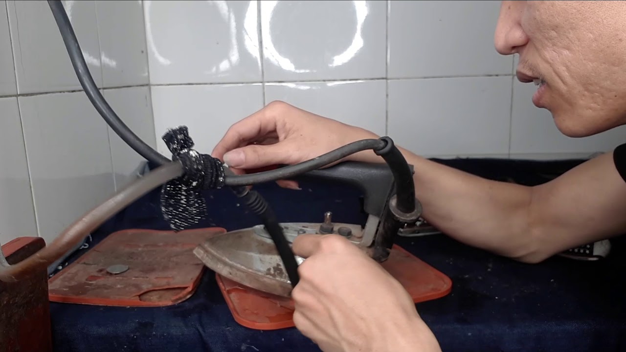 Cách thông bàn là công nghiệp khi bị tắc .tiết kiệm... - youtube