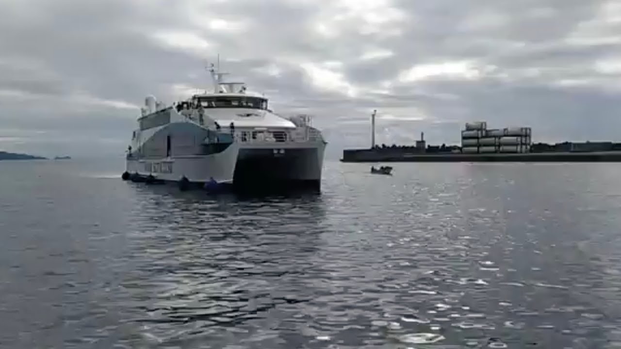 En direct du port de Mutsamudu