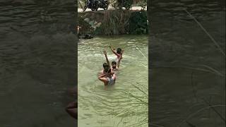 garmi ke Mausam mein sab log Naha rahe hain #youtube #original consent #public reels #funny #Nasir ✅