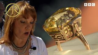 Download Lagu Owner Wowed By Value Of 'Incredibly Rare' 30-Carat Yellow Sapphire Ring | BBC Antiques Roadshow UK MP3 Download Lagu Owner Wowed By Value Of 'Incredibly Rare' 30-Carat Yellow Sapphire Ring | BBC Antiques Roadshow UK MP3
