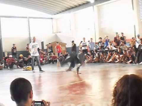 bboy Ninho vs bboy chekmat  7 edacra 2012