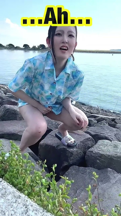 Sea made me Pee Desperation   - Japanese girl's omorashi