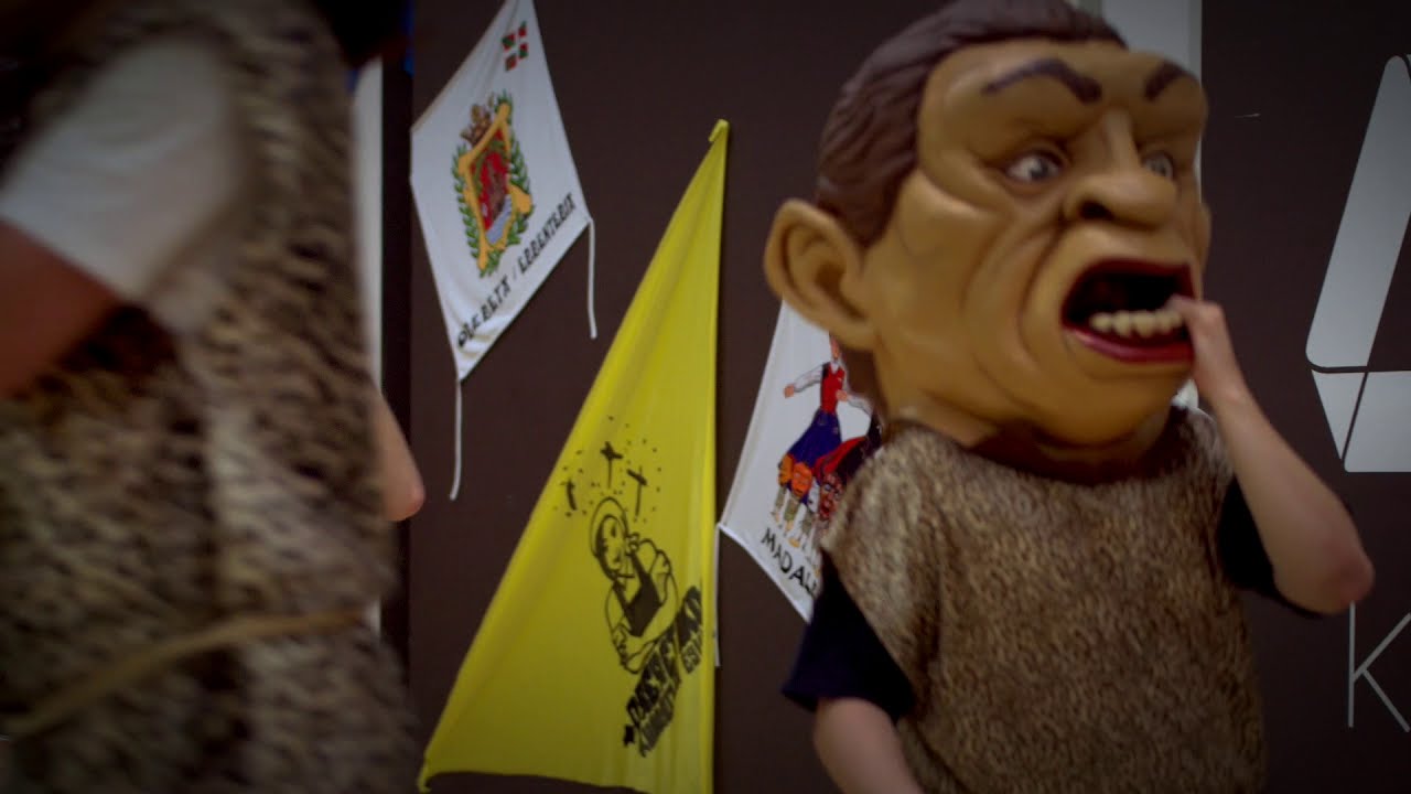 Buruhandiak eta Erraldoiak / Comparsa de Gigantes y Cabezudos