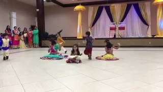 رقص هندي على اغنية بريم رتان دهن بايو