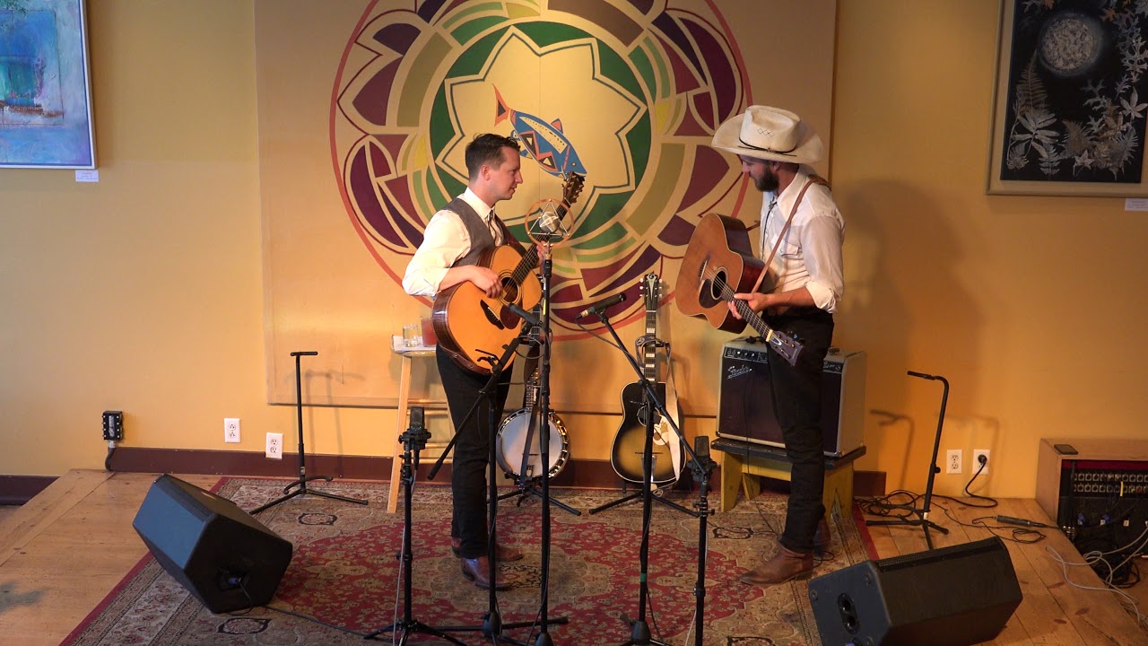 Owl & Crow - Elk Creek Cafe, Millheim, PA 2019-08-25 4K