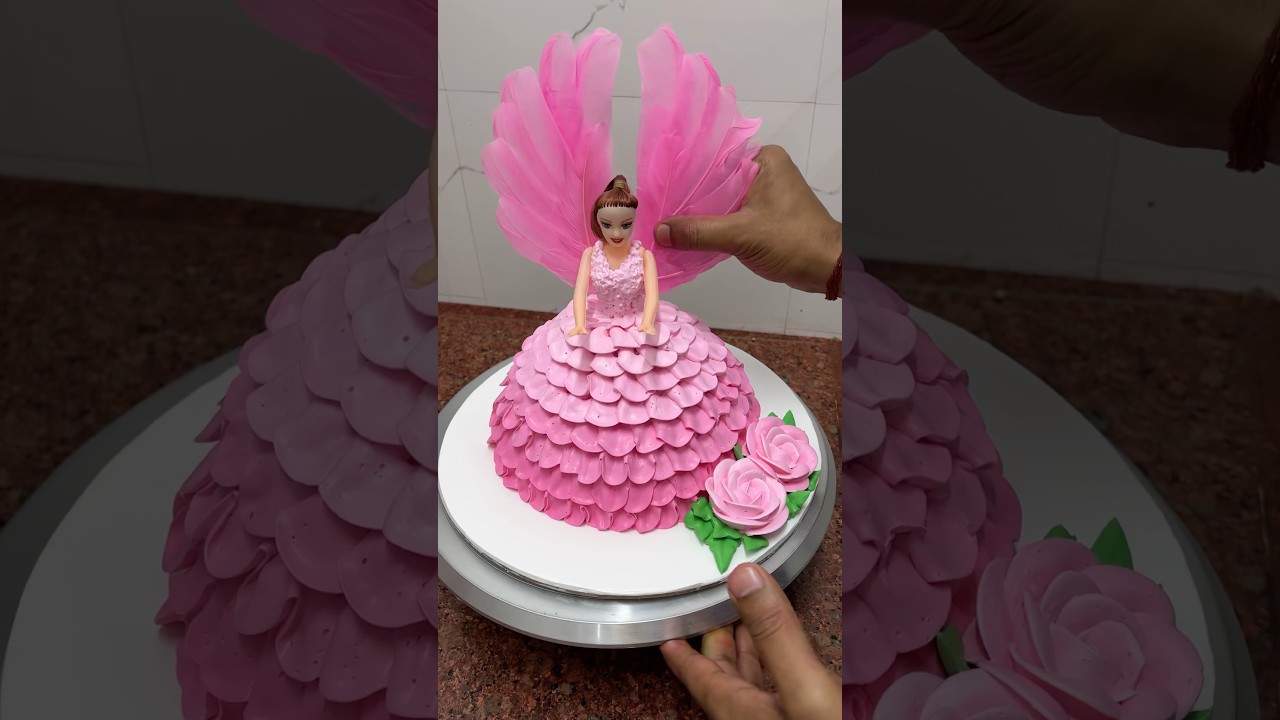 Cute pink doll cake 