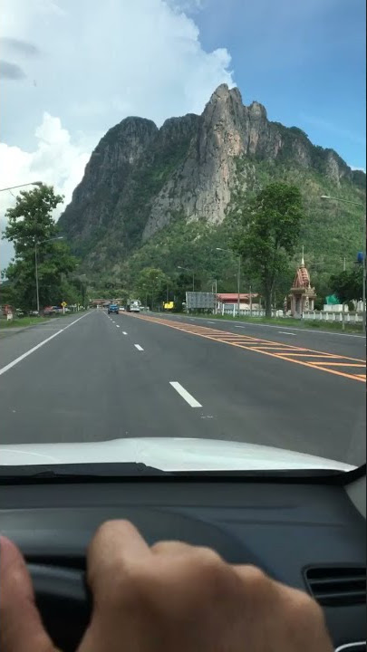 NYETIR MOBIL SAMBIL LIHAT INDAHNYA TEBING | HALU STORY #shorts  #storyhalu #storyig #storywa