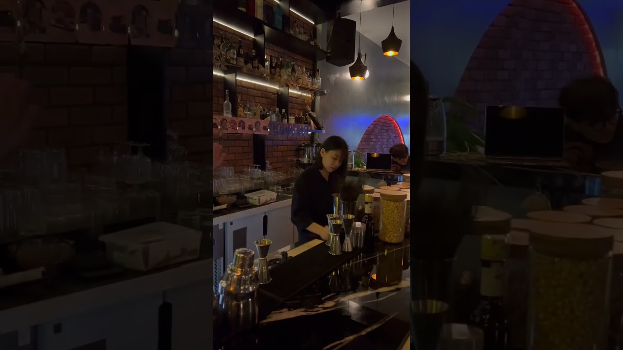 Beautiful bar girl making drinks 🍹 