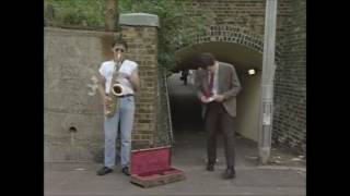 Loquendo - Mr Bean y el Saxofonista (corto)
