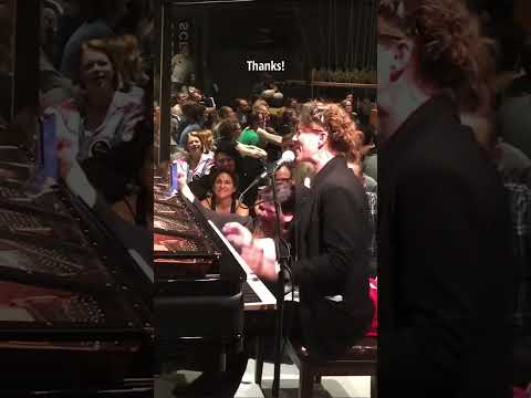 Amanda Palmer — Famous musician forgot the lyrics of her song, but handles it with style! @amandapalmer #famoussong