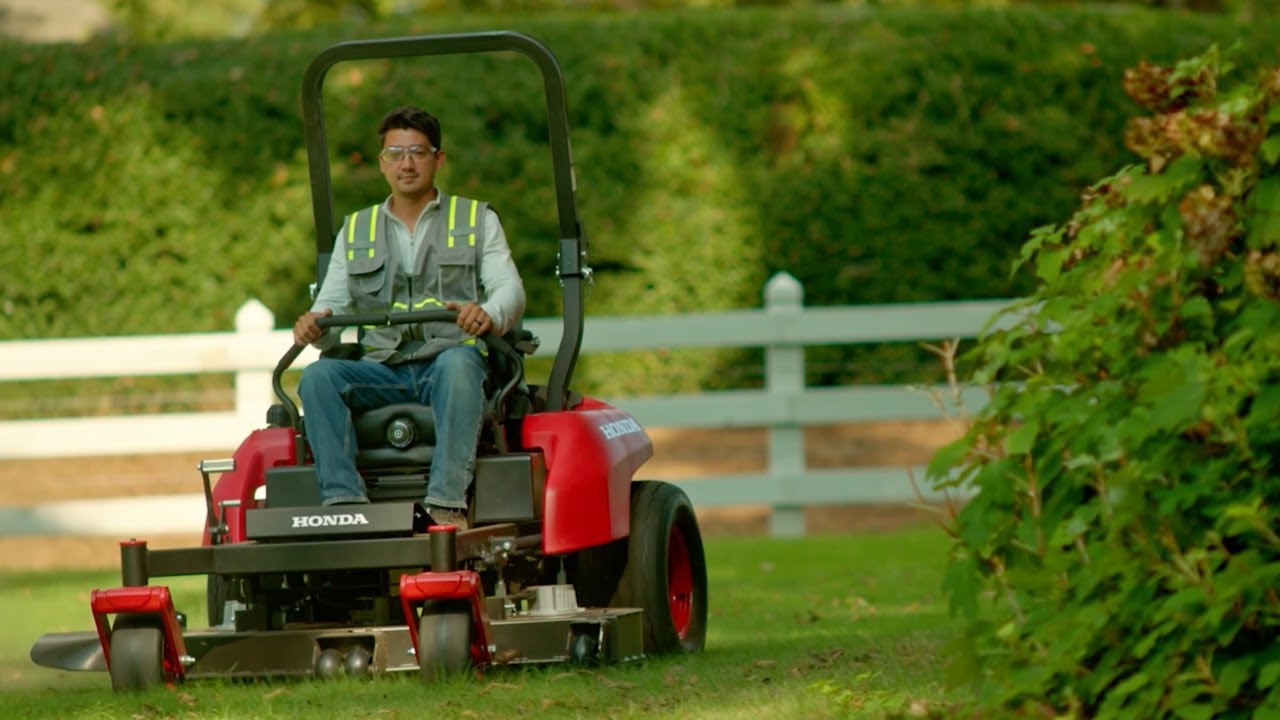 Косилка от Honda запоминает маршрут кошения с оператором, а потом повторяет его сама