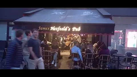 James Hetfeeld's Pub. París, Francia.