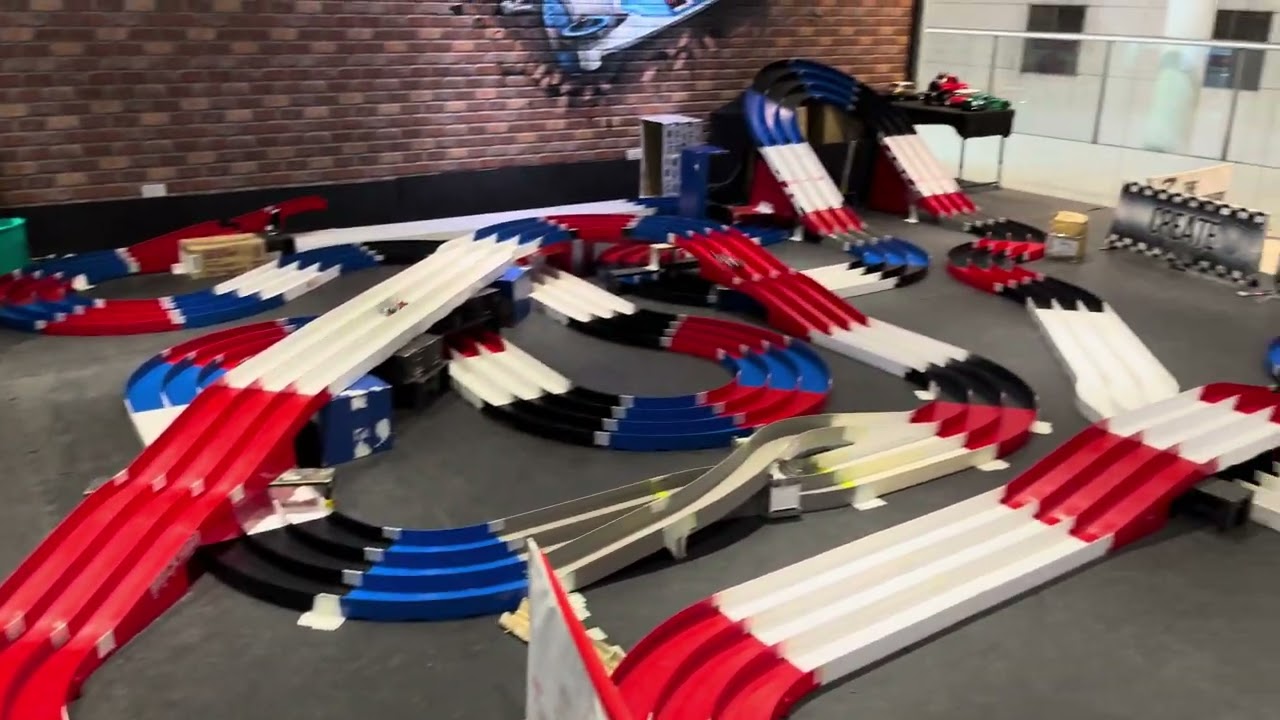 Tamiya Mini 4WD DCR-01 | Hyper Dash (3.7 Gear) vs Sprint Dash Motor Battle