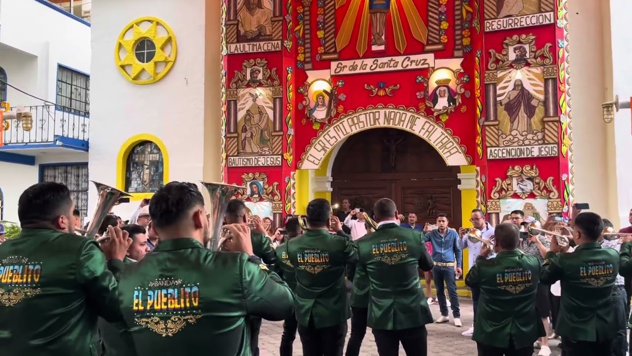 Banda El Pueblito.    Las Mañanitas