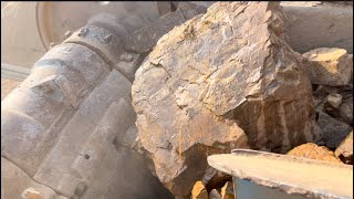 “🔥 Biggest 1208 KG Stone Smashed in Just 10 Seconds | Extreme Stone Crushing Power 🔥” #stonecrushers
