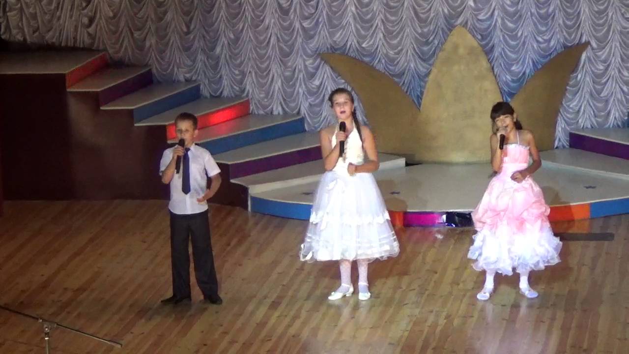 Трио "Бусинки" - неап. нар. песня "Санта Лючия" - YouTube