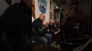 GÜLEN GÖZLERİ AĞLATTILAR                 Güfte ve Beste : Şeref Ayhan ÖZER