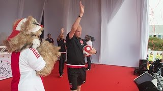Selectie Gepresenteerd Aan Fans