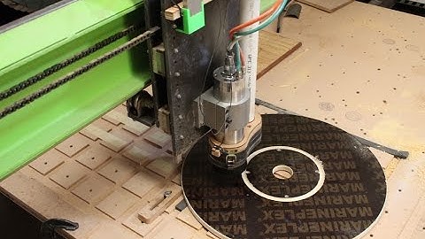 DIY CNC Router (cutting flanges) Its a big machine