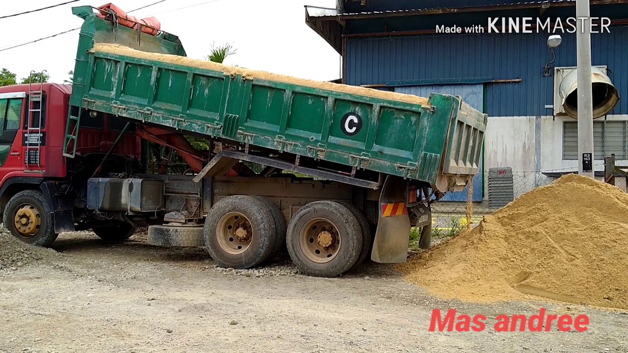 Lori Tipper Truck In Malaysia 10 Tayar Jeck Pasir Youtube