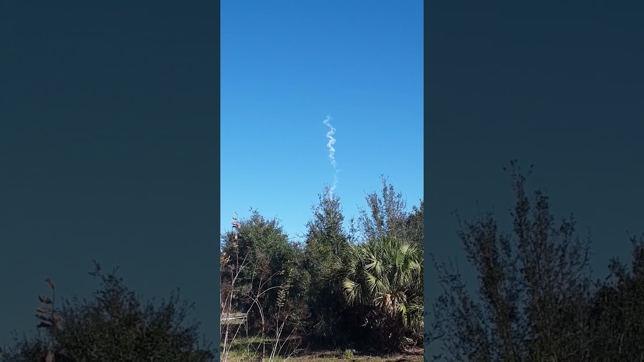 Falcon 9 contrail