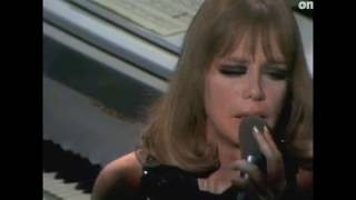 Hildegard Knef - This Girl&#39;s In Love With You - Live