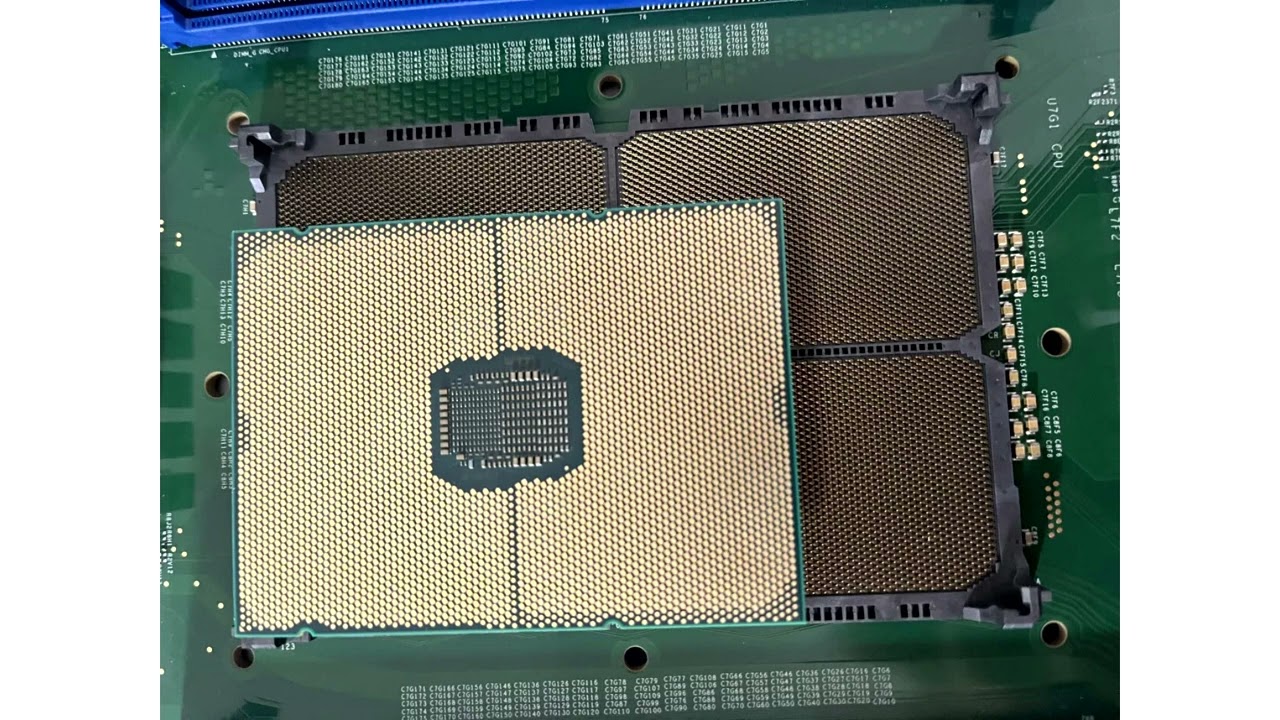 New photos of the board with the Intel LGA 7529 socket have been uploaded to the network
