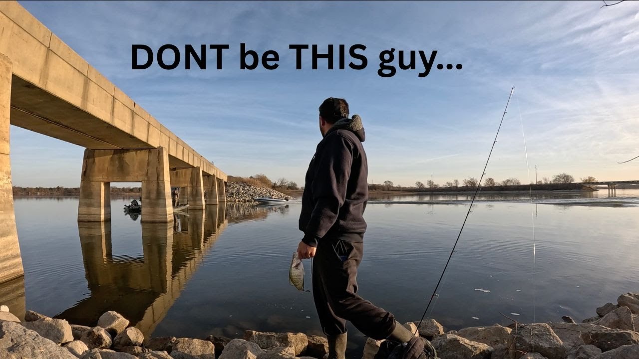 Краппи снова на берегу! Более 20 минут мощной зимней рыбалки на краппи с берега!