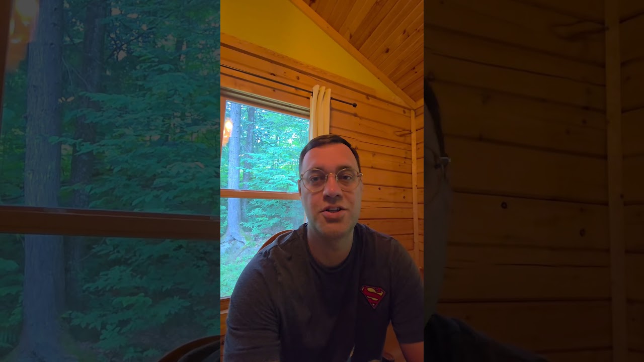 Кадр из ролика «Нужны ли университеты, если у каждого есть ИИ-преподаватель?»