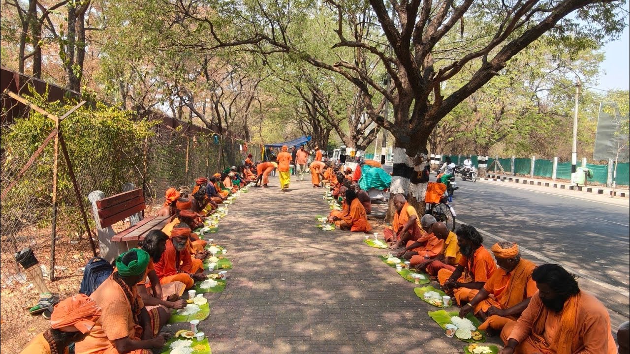 Mageshwarapooja Annadhanam Tiruvanamalai -Santhi family from Malaysia......